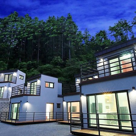 Hongcheon Stone Brown Pension Exterior photo