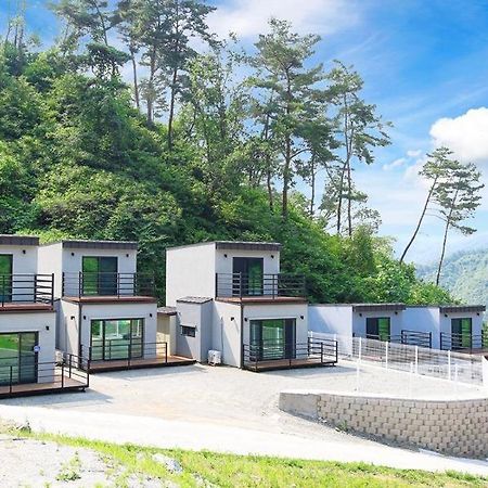 Hongcheon Stone Brown Pension Exterior photo